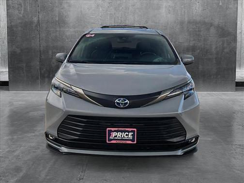 2024 Toyota Sienna Woodland Edition