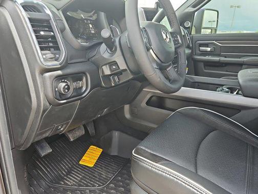 2025 RAM 3500 Laramie Crew Cab 4x4 8' Box