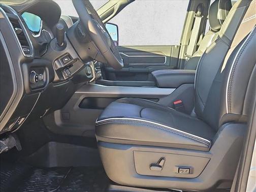 2026 RAM 3500 Laramie Crew Cab 4x4 8' Box