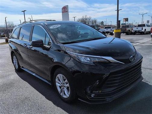 2025 Toyota Sienna XLE