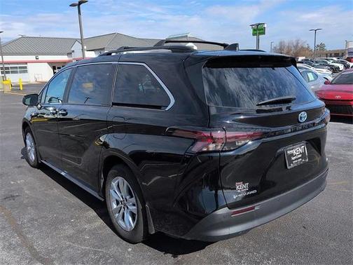 2025 Toyota Sienna XLE