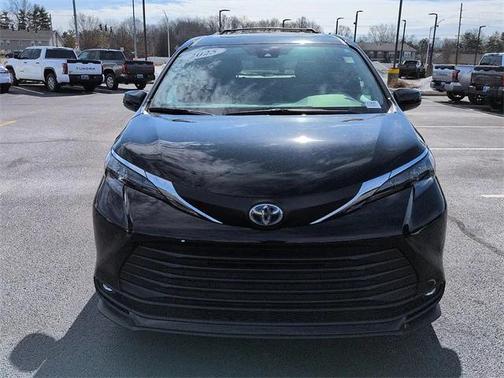 2025 Toyota Sienna XLE