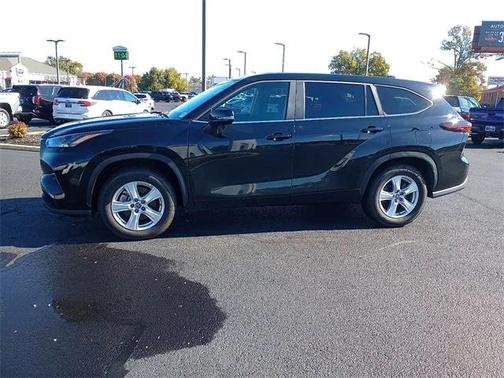 2025 Toyota Highlander LE