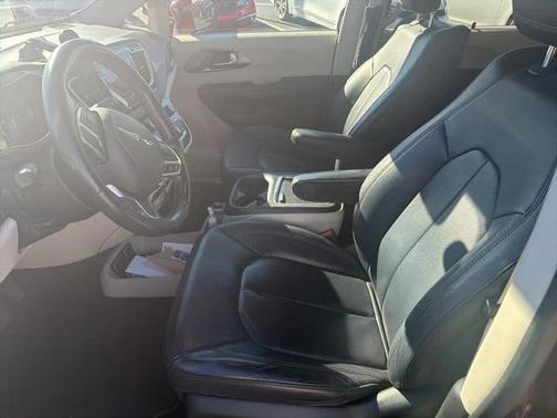 2020 Chrysler Pacifica Touring-L Plus