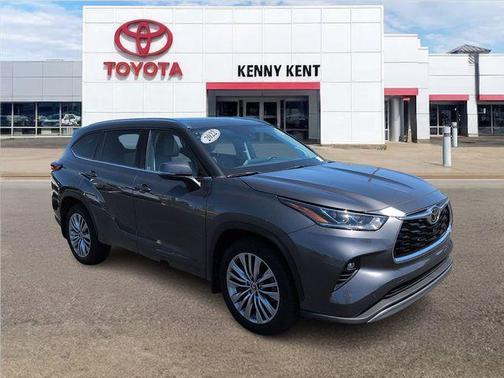 Magnetic Gray Metallic 2022 Toyota Highlander Platinum