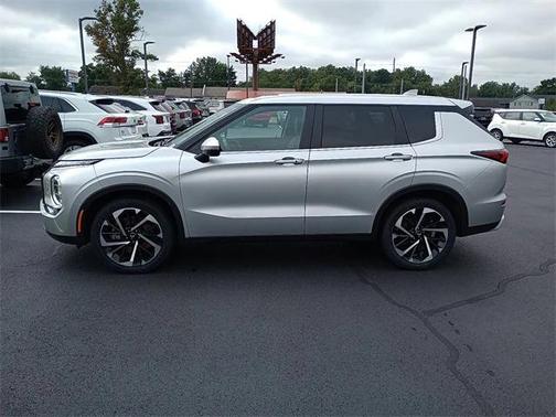 2022 Mitsubishi Outlander SE