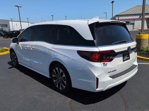 Platinum White Pearl 2025 Honda Odyssey Elite