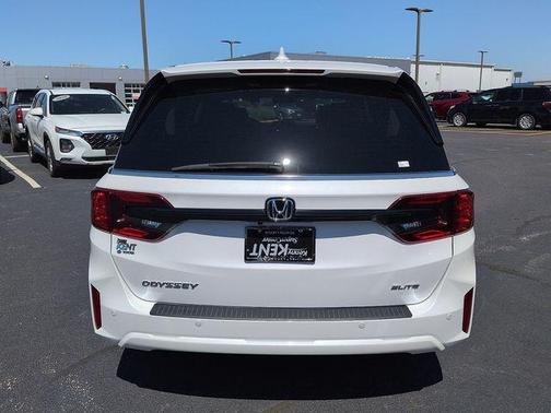 Platinum White Pearl 2025 Honda Odyssey Elite