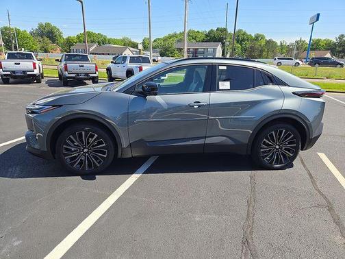 Overcast 2026 Toyota C-HR XSE
