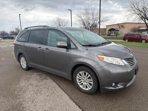 2013 Toyota Sienna XLE