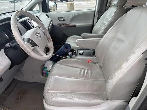 2013 Toyota Sienna XLE