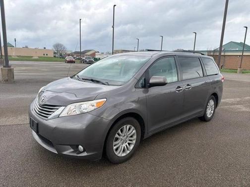 2013 Toyota Sienna XLE
