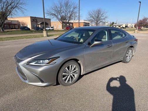 2020 Lexus ES 300h Base