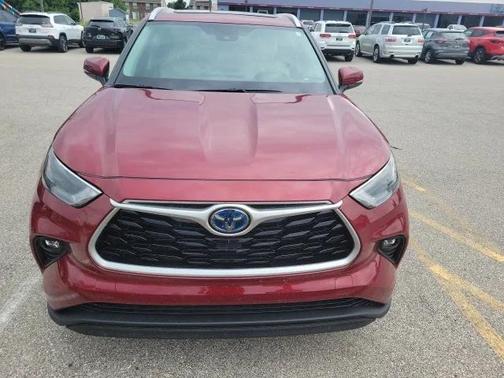 2022 Toyota Highlander Hybrid XLE