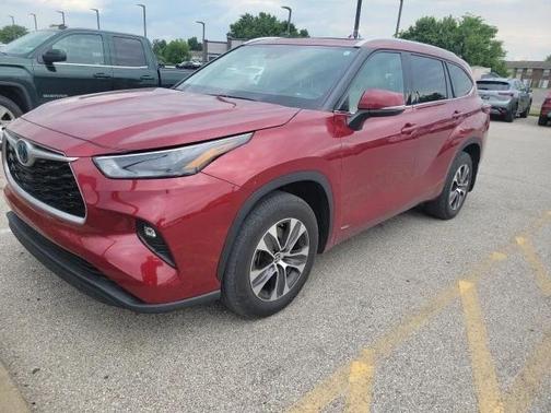 2022 Toyota Highlander Hybrid XLE