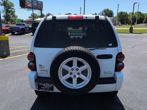 Stone White 2007 Jeep Liberty Limited