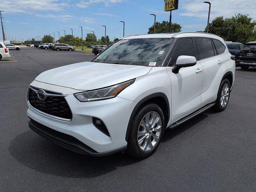 Wind Chill Pearl 2022 Toyota Highlander Limited
