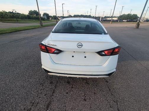 Glacier White 2025 Nissan Altima 2.5 SV