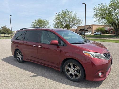 2017 Toyota Sienna SE