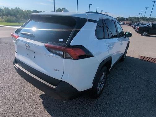 Ice Cap 2025 Toyota RAV4 XLE