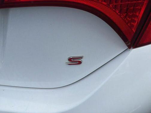 Super White 2015 Toyota Corolla S
