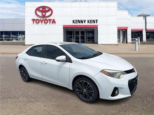 Super White 2015 Toyota Corolla S
