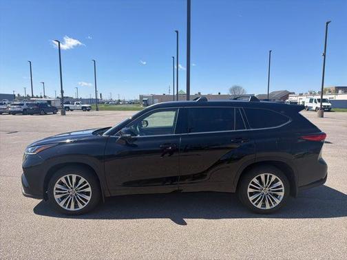 Midnight Black 2023 Toyota Highlander Platinum