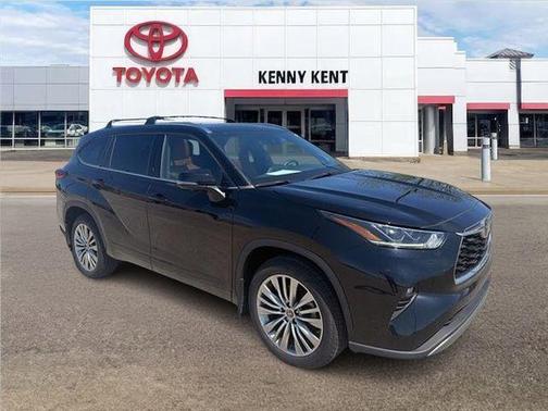 Midnight Black 2023 Toyota Highlander Platinum