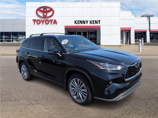 Midnight Black 2023 Toyota Highlander Platinum