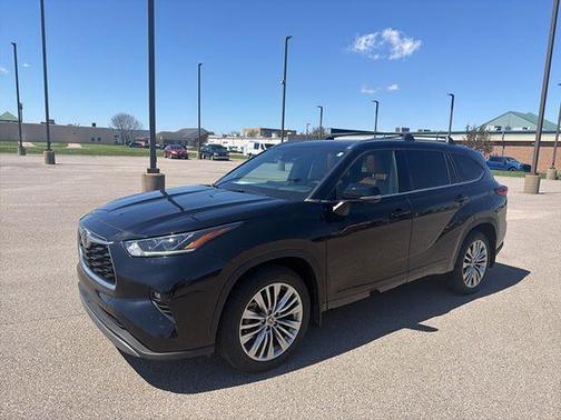 Midnight Black 2023 Toyota Highlander Platinum