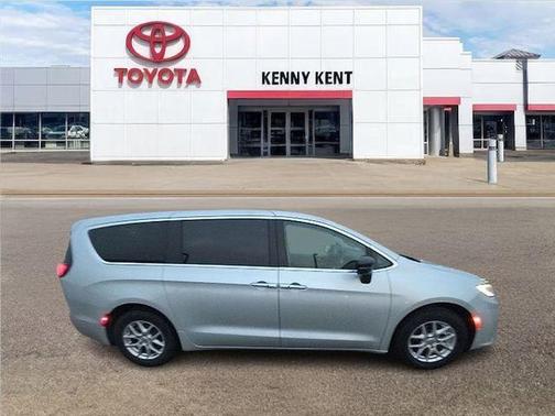 Silver Mist 2024 Chrysler Pacifica Touring L