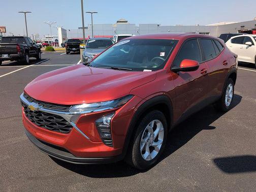 Cayenne Orange Metallic 2024 Chevrolet Trax LS