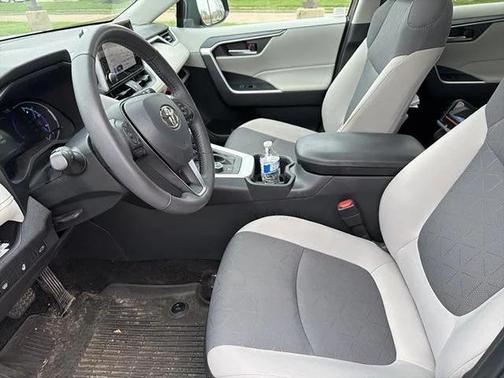 2023 Toyota RAV4 Hybrid XLE