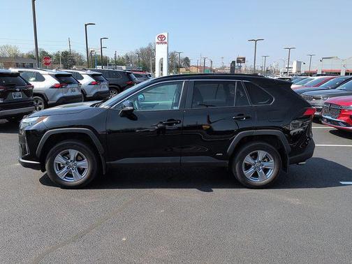 2023 Toyota RAV4 Hybrid XLE