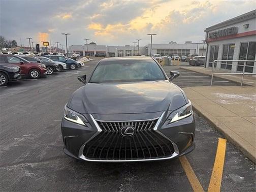 2025 Lexus ES 300h Luxury