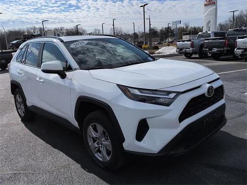 2025 Toyota RAV4 XLE