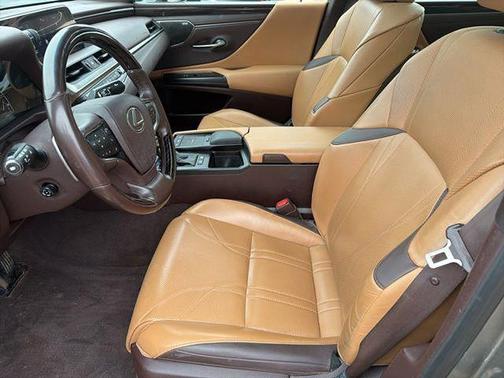 Silver 2019 Lexus ES 300h Luxury