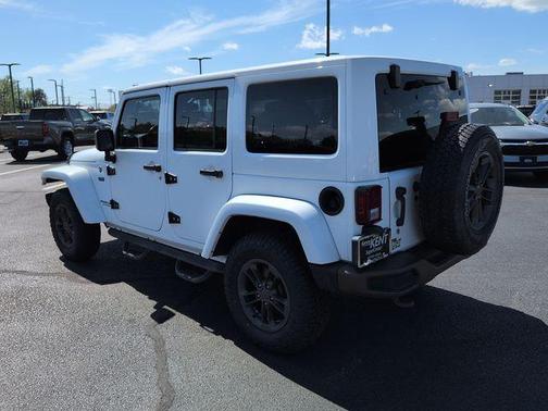 Bright White Clearcoat 2016 Jeep Wrangler Unlimited Sahara