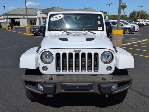 Bright White Clearcoat 2016 Jeep Wrangler Unlimited Sahara