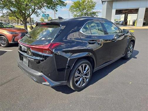 2025 Lexus UX 300h F SPORT Design