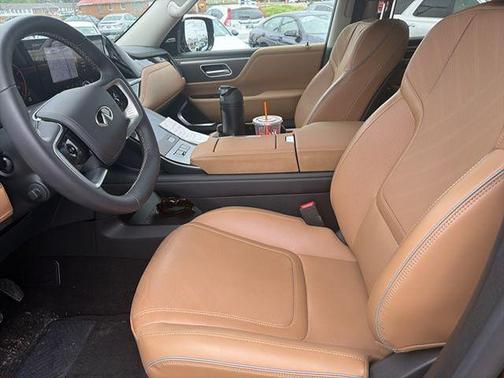 2025 INFINITI QX80 Luxe