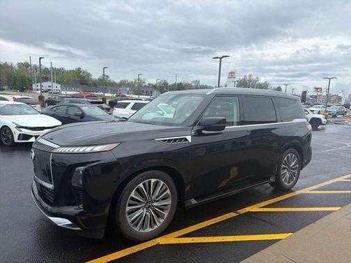2025 INFINITI QX80 Luxe
