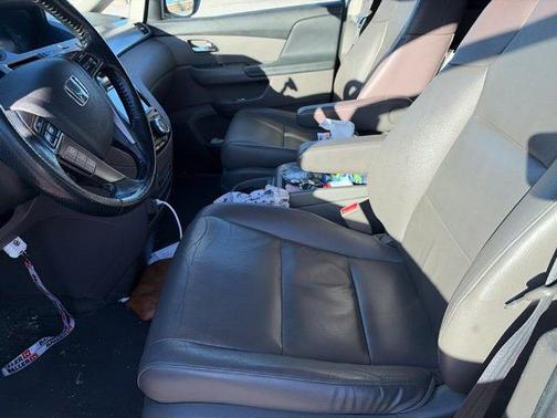White Diamond Pearl 2014 Honda Odyssey Touring