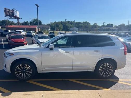 2020 Volvo XC90 T5 Momentum