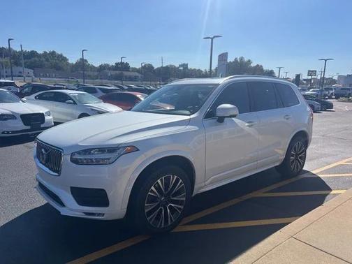 2020 Volvo XC90 T5 Momentum