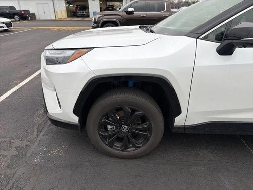 2025 Toyota RAV4 Hybrid SE