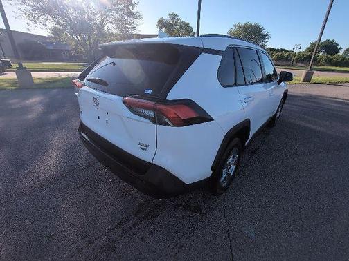 Ice 2024 Toyota RAV4 XLE