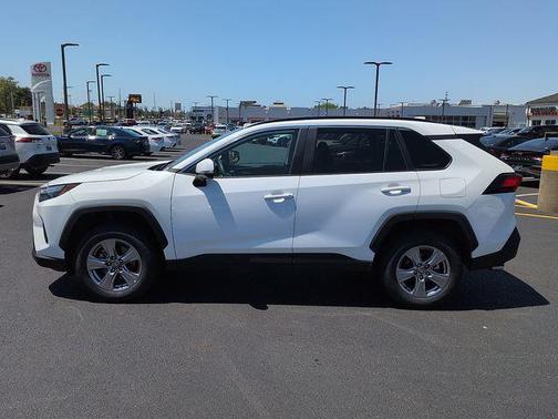 Ice 2024 Toyota RAV4 XLE