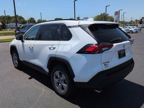 Ice 2024 Toyota RAV4 XLE