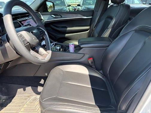Bright White Clearcoat 2025 Jeep Grand Cherokee L Limited